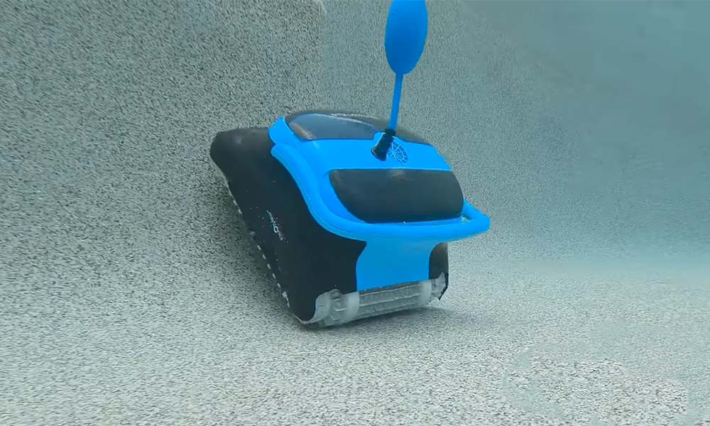 Dolphin Nautilus CC Plus Robotic Pool Cleaner Wall Climbing